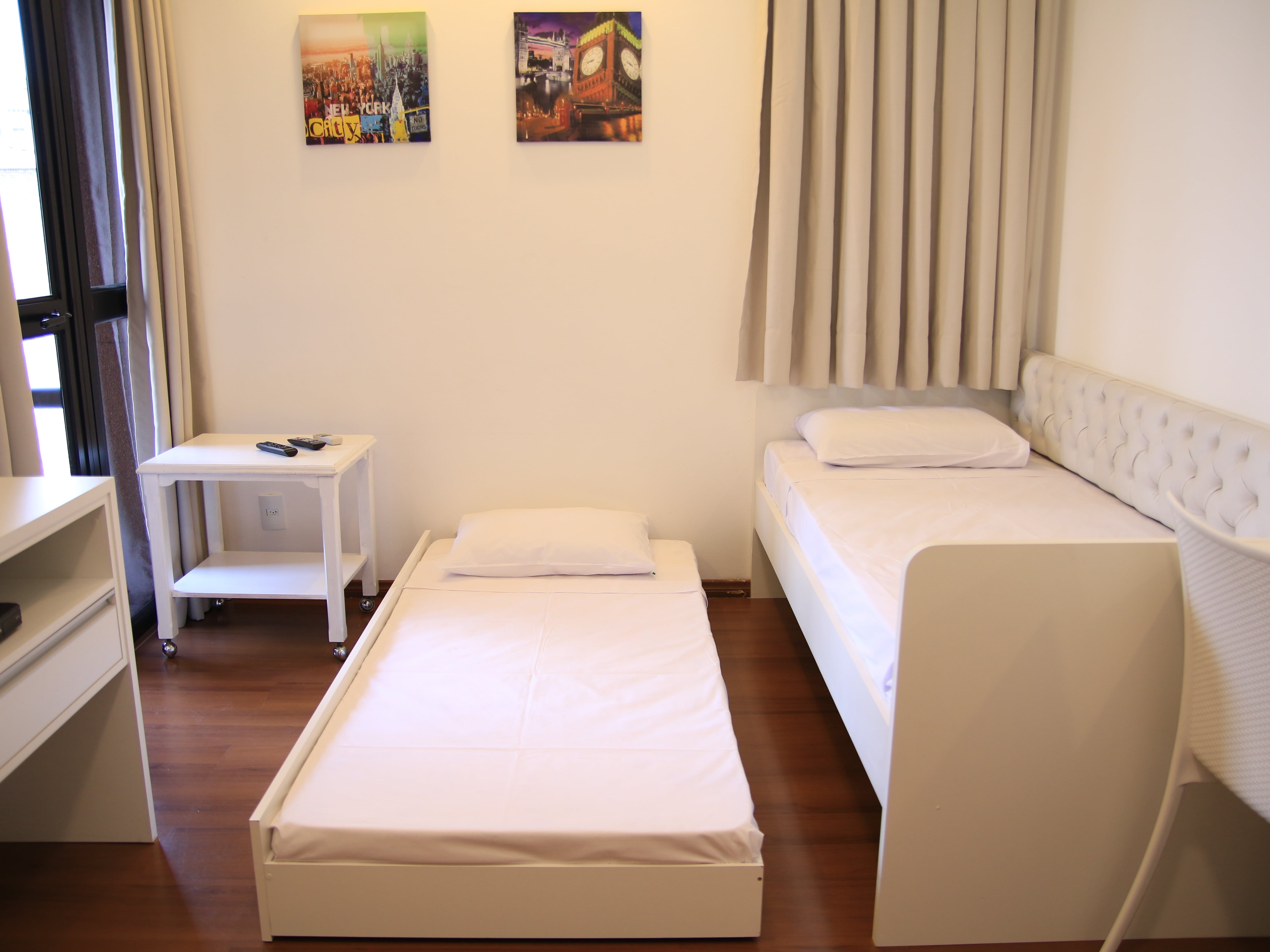 Sala com duas camas extras-min.JPG